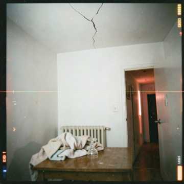 Quatre heures dix, plafond blanc